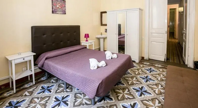 Двухместный номер Standard с балконом Hostal Balmes Centro