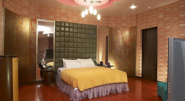 Royal Group Motel Nan Tse Branch