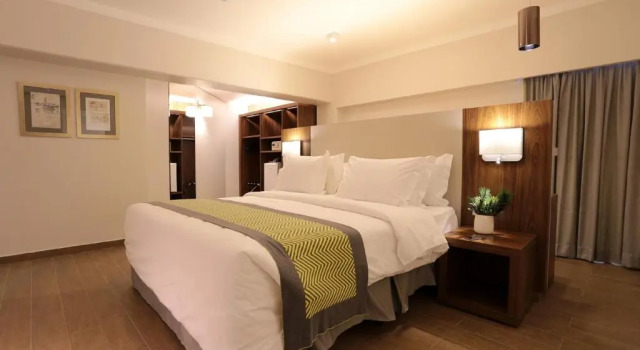 Люкс Classic Oasis Plaza Hotel