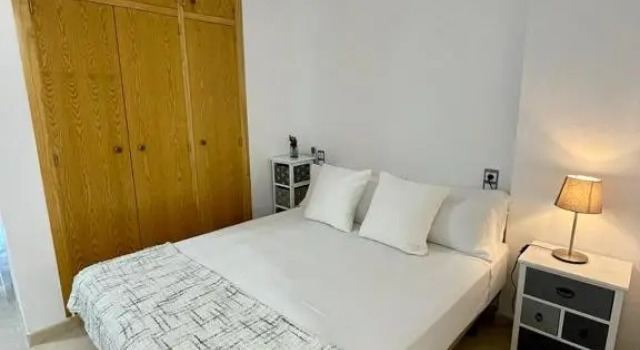 TAÍNA Apartamento, Prenota Appartamento Hotel a Almería con parcheggio, Parcheggio
