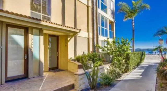 Waterfront Getaway 4 Townhouse