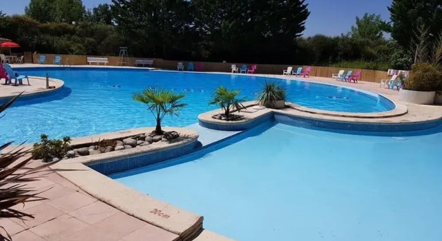 Camping Le Faillal - Cabanes et chalets, Rezerwuj Chalet Hotele w Tarn-et-Garonne z parkingiem, Parking