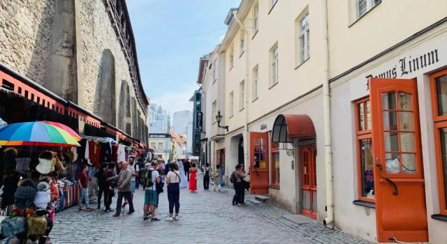 Апартаменты Tallinn City Apartments 4 bedroom with sauna and 2 bathroom