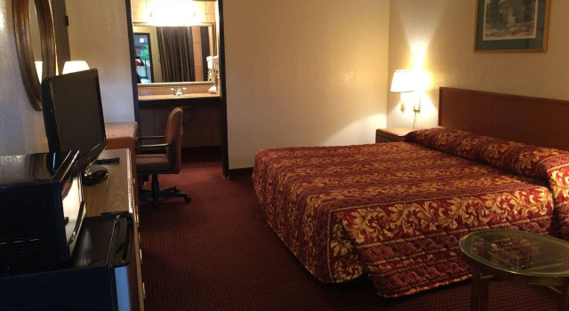 Regency Inn & Suites
