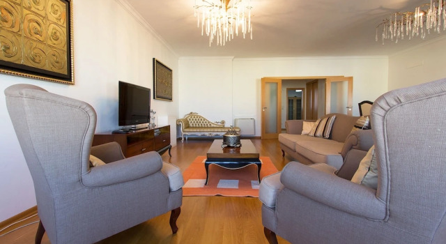 Expo Luxurious by Homing