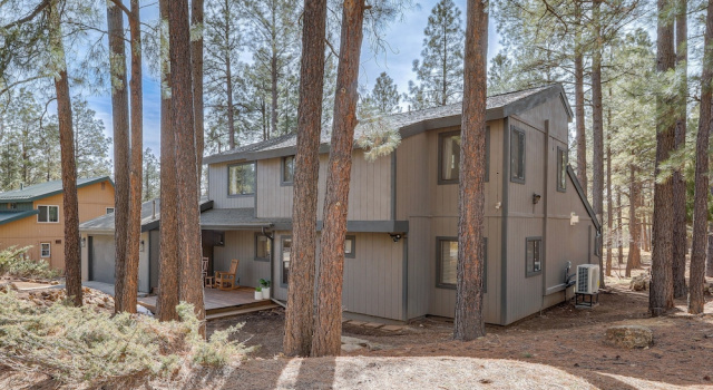 Forest-view Group Getaway, 4 Mi to Dtwn Flagstaff, Забронировать Дом для отпуска Отели Флагстафф с парковкой, рядом с Гольф-клуб Aspen Valley, Парковка