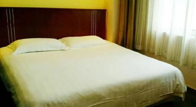 Home Inn Shenzhen Pinghu Huanan City, Boek Hotel Hotels in Guangdong met parkeren, Parkeren