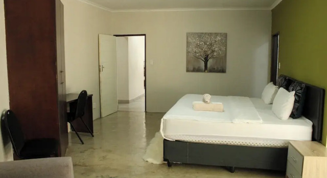 Biko's Villa, Book Villa Villaer i West Rand, Villa