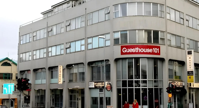 101 Guesthouse Hotel