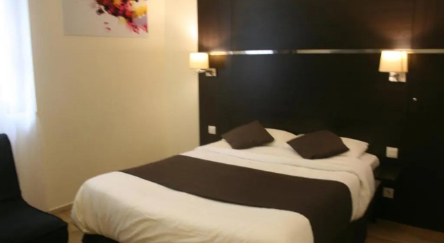 Klasický Dvoulůžkový s manželskou postelí pokoj Central Hotel