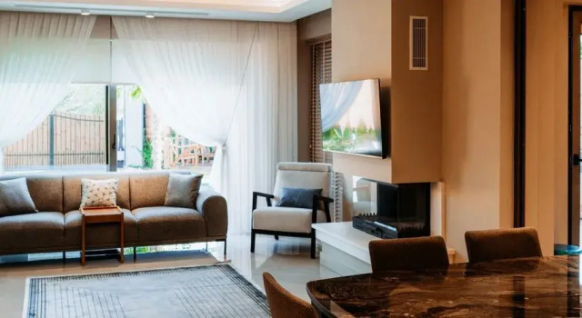 Ari Villalari, Boek Hotel Istanbul Regio Marmara