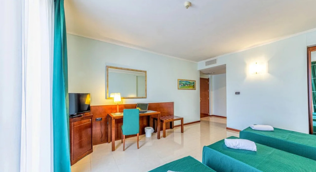 Трёхместный номер Superior с балконом Hotel Le Torri
