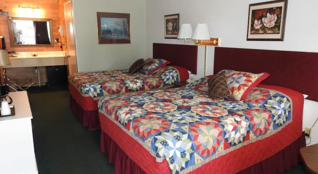 Четырёхместный номер Standard The Trails Inn