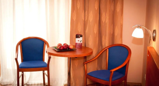 Hotel Perla D'Oro, Rezerwuj Hotel Hotele w Timisoara z basenem, w pobliżu Huniade Castle, Basen