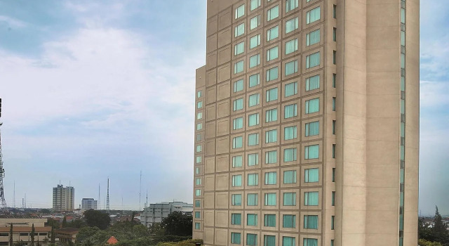 Shangri-la Surabaya, Book Hotel Hotels in Sawahan with a Pool, Swimming Pool