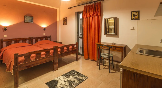 Savas Rooms, Забронировать Гостевой дом Палеохора Западный Крит