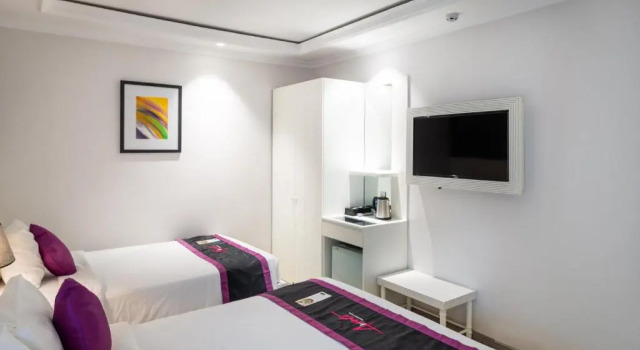 Трёхместный номер Avanti Boutique Hotel