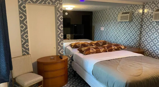 Carole Motel