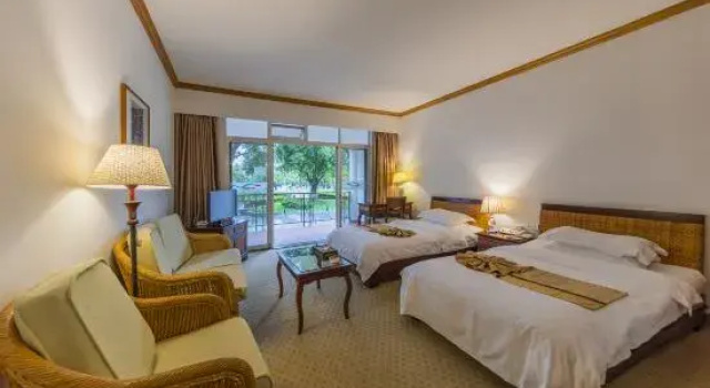 Номер Standard с балконом Yunnan Dianchi Garden Resort & Spa