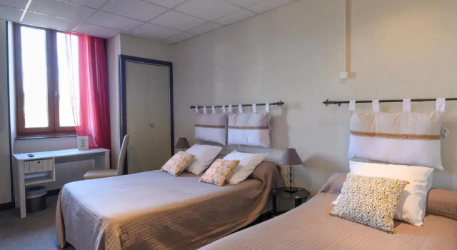 Четырёхместный номер Standard Hotel de lEurope