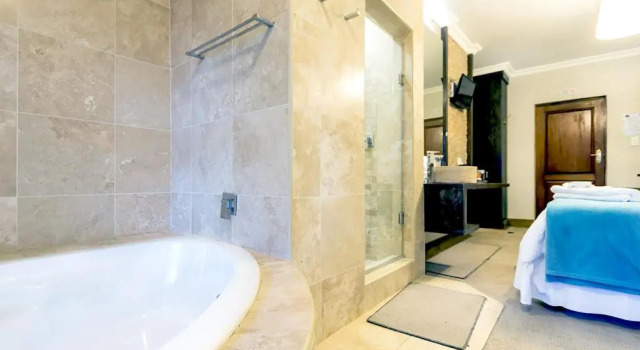 Номер Luxury OR Tambo Guest House