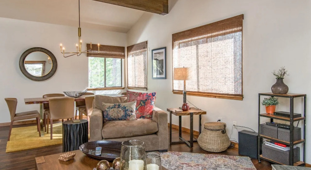 1000 Lakeshore Townhouse Unit 20 3 Bedrooms 2.5 Bathrooms Townhouse