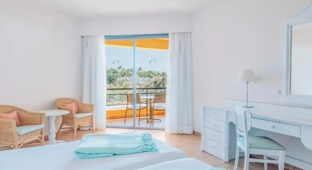 Двухместный номер с частичным видом на море Iberostar Waves Playa Gaviotas All Inclusive