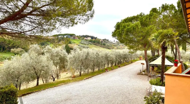 Апартаменты Agriturismo I Girasoli di Lari Appartamento indipendente 2 camere da letto