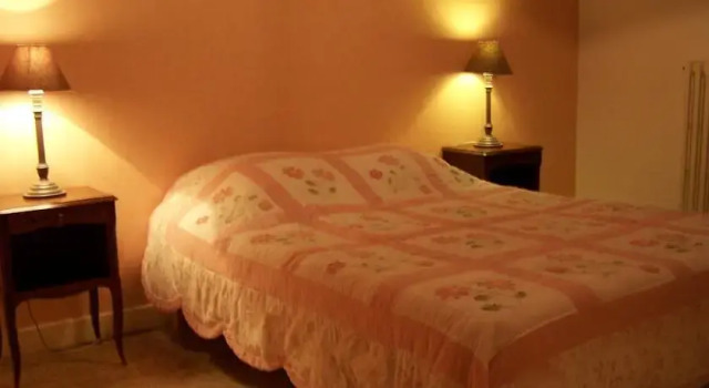 Auberge Au Saint Georges du Mazet, Book Hostel / Vandrerhjem Hostels i Paris, Hostel / Vandrerhjem