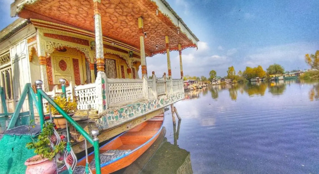 Rajas Palace Houseboat - Kashmir, Забронировать Отель Сринагар Jammu & Kashmir Ski