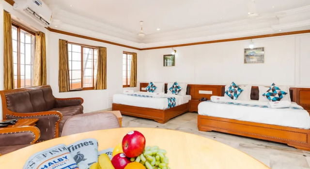 Номер Royal HOTEL GALAXY SURAT