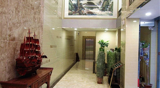 Golden Hotel