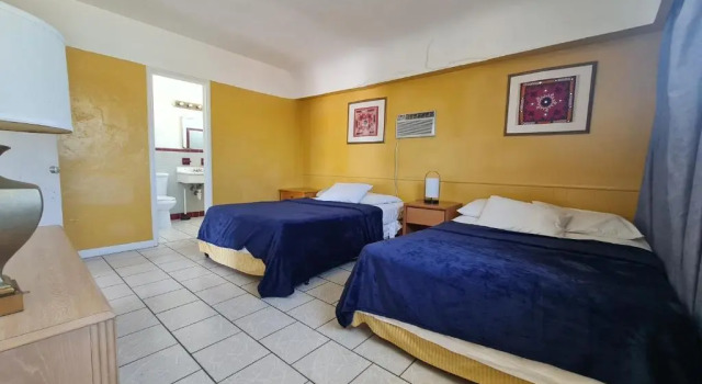 Номер Economy Pousada Suites at Hollywood Beach