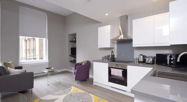 Студия Superior Nelson Mandela Place Apartments