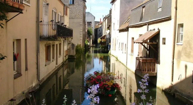 Studio in Montargis, With Wifi, Buchen Sie Hotel Montargis 