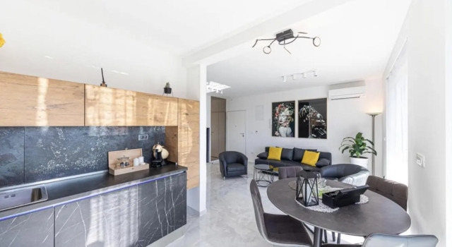 Hedonist-Luxury 2 bedroom apartment with private garden and free parking, Забронировать Апартаменты/квартира Сегет Доньи 