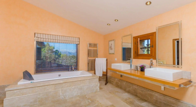 Puig Den Conet, Book Hotel Costitx Majorca