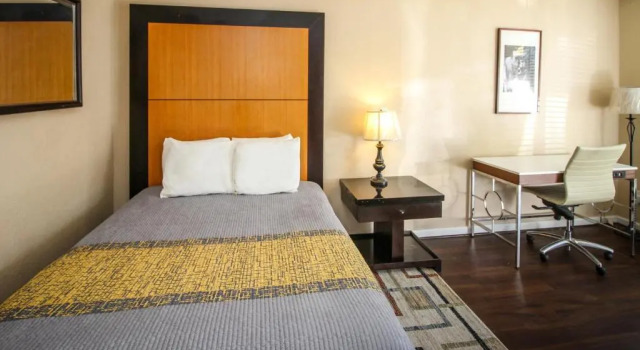 Номер Deluxe APM Inn and Suites