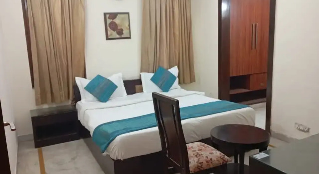 Hotel Royal India - DLF Phase 2