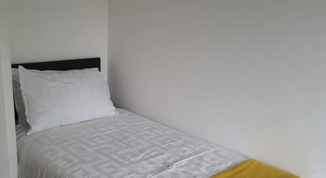 Impeccable 4-bed House in Leicester, Забронировать Отель Отели Англии 3 звезды, 3*