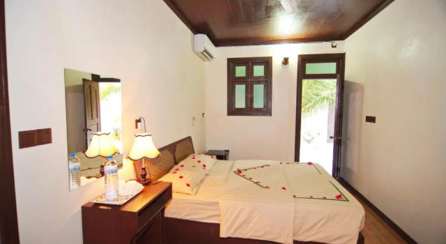 Kuri Beach View Inn Hotel, Book Hotel Omadhoo Ari Atoll