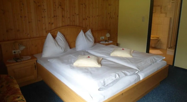 Gasthof - Hotel Klammstein, Rezerwuj Hotel Hotele w Salzburg z parkingiem, Parking