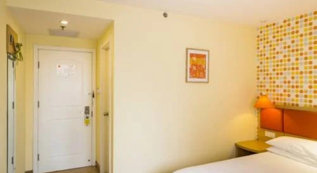 Home Inn Changchun Jinshui Road, Rezervovat Hotel Čchang-čchun 
