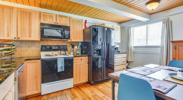 Апартаменты Family-friendly Fraser Condo w/ Heated Pool Access