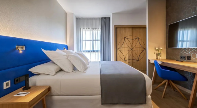 Трёхместный номер Deluxe Barceló Cáceres V Centenario