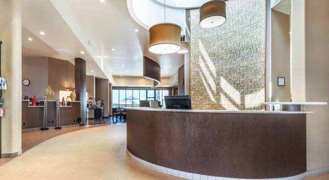 Best Western Plus Lackland Hotel and Suites, Забронировать Отель Отели Сан-Антонио с парковкой, Парковка