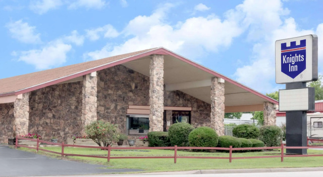 Standardowy czteroosobowy pokój Knights Inn Brownwood