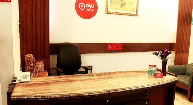 Goroomgo Priyanshu Guest House Ruby Kolkata