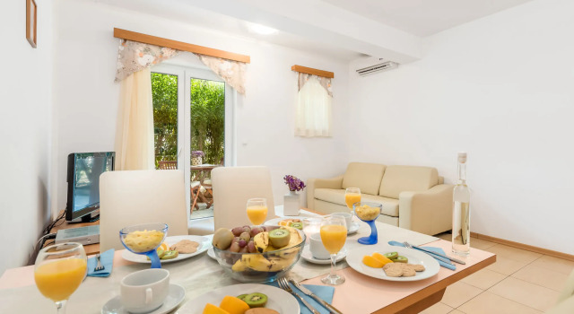Mare 3, Varaa Hotelli Hotellit Kvarner Islands uima-altaalla, Uima-allas