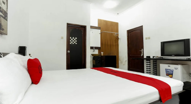 RedDoorz Plus @ Palagan